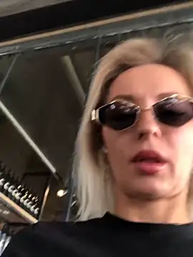 Diamond Bunny  online show from 03-18-25, 11:19