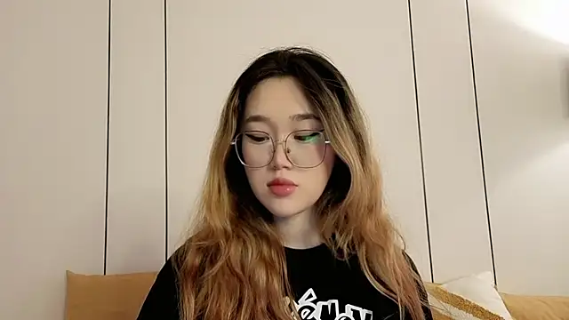 Jennatyan online show from 04-22-26, 05:32