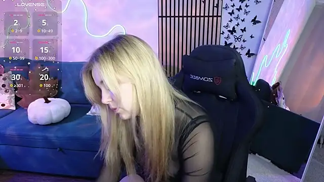 Snapshot of Mel_Nelson chatting on 11-07-25, 02:44 Mel Nelson online show from 11-07-25, 02:44