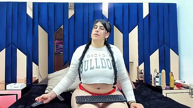 Criistaal  online show from 01-31-25, 04:36