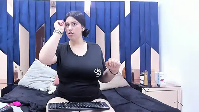 Criistaal  online show from 02-27-25, 04:41