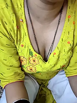 Snapshot of kaveerpooja947 chatting on 10-31-25, 05:14 kaveerpooja947 online show from 10-31-25, 05:14