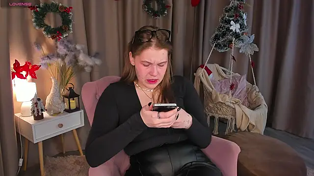 Colleen Blake online show from 11-26-25, 05:03