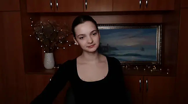  SusieSu  online show from 12-17-24, 01:16