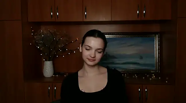  SusieSu  online show from 12-17-24, 04:21