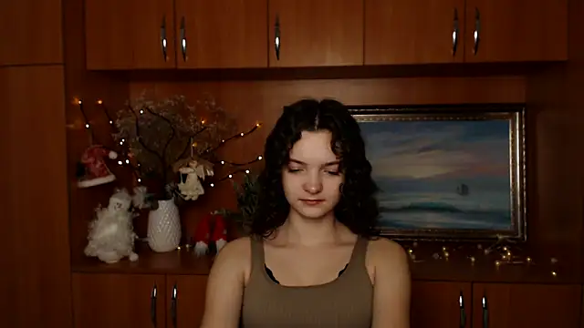  SusieSu  online show from 12-20-24, 11:10