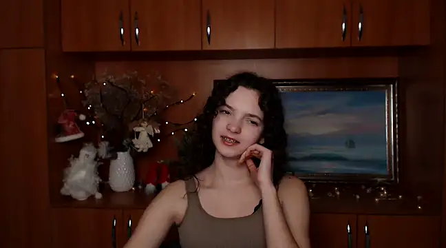  SusieSu  online show from 12-20-24, 02:16