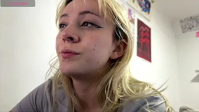 Cloe five online show from 05-14-26, 04:41
