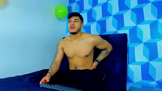 Snapshot of jeisonstark chatting on 02-28-25, 11:36 jeisonstark online show from 02-28-25, 11:36