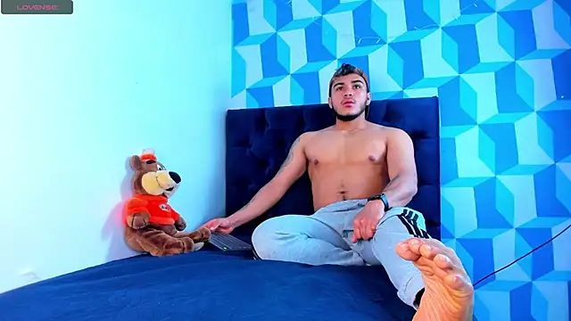 Snapshot of jeisonstark chatting on 03-21-25, 11:33 jeisonstark online show from 03-21-25, 11:33