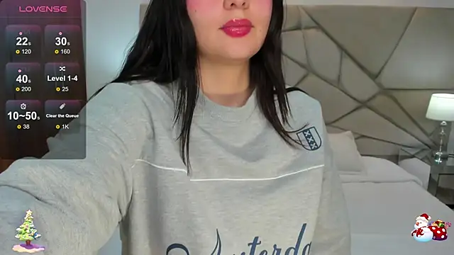 Snapshot of Bella-hadiid chatting on 12-30-24, 01:04 Bella-hadiid online show from 12-30-24, 01:04