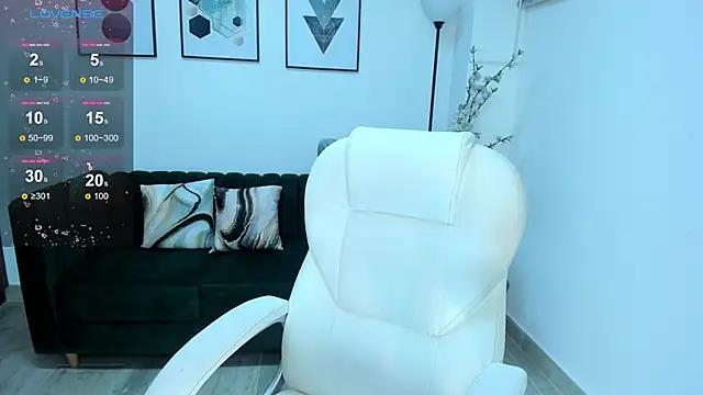 Snapshot of Bella-hadiid chatting on 01-22-25, 11:23 Bella-hadiid online show from 01-22-25, 11:23