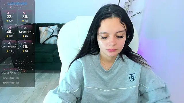 Snapshot of Bella-hadiid chatting on 01-22-25, 02:46 Bella-hadiid online show from 01-22-25, 02:46