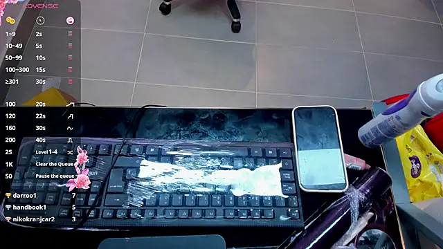 Snapshot of Bella-hadiid chatting on 02-04-25, 05:34 Bella-hadiid online show from 02-04-25, 05:34