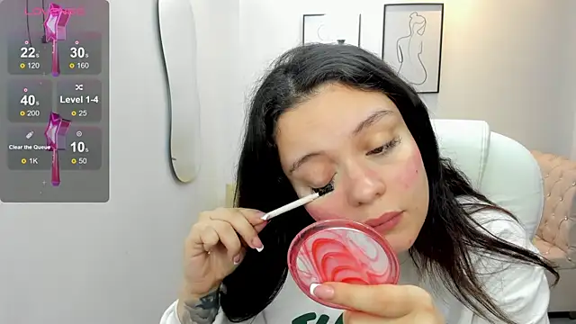 Snapshot of Bella-hadiid chatting on 02-11-25, 11:32 Bella-hadiid online show from 02-11-25, 11:32