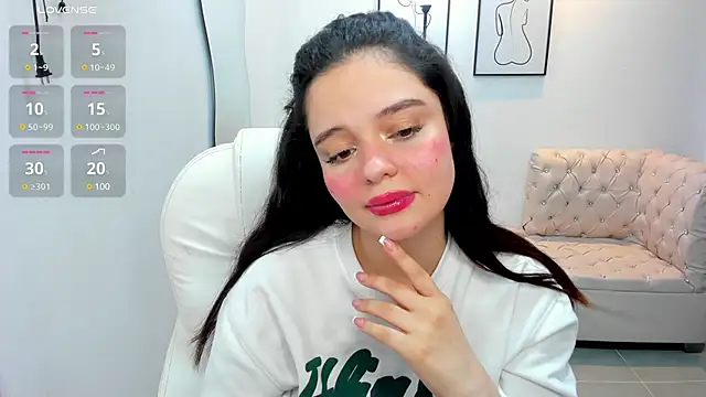 Snapshot of Bella-hadiid chatting on 02-11-25, 02:35 Bella-hadiid online show from 02-11-25, 02:35