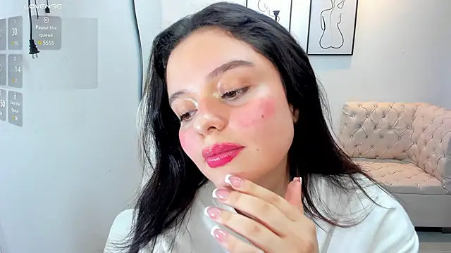 Snapshot of Bella-hadiid chatting on 02-11-25, 05:40 Bella-hadiid online show from 02-11-25, 05:40