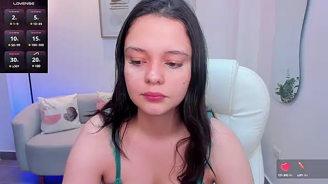 Snapshot of Bella-hadiid chatting on 02-28-25, 11:14 Bella-hadiid online show from 02-28-25, 11:14
