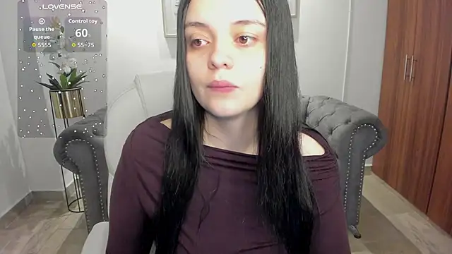 Snapshot of Bella-hadiid chatting on 10-01-25, 11:16 Bella-hadiid online show from 10-01-25, 11:16