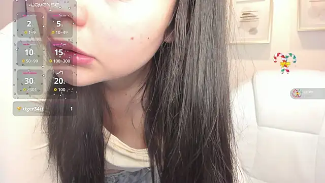 Snapshot of Bella-hadiid chatting on 10-02-25, 11:17 Bella-hadiid online show from 10-02-25, 11:17