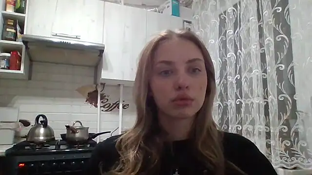 Snapshot of Sweety_Nika chatting on 02-06-25, 10:43 Sweety Nika online show from 02-06-25, 10:43