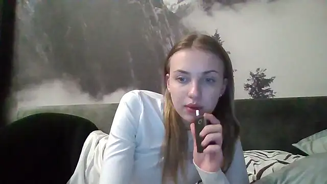 Snapshot of Sweety_Nika chatting on 03-17-25, 09:55 Sweety Nika online show from 03-17-25, 09:55