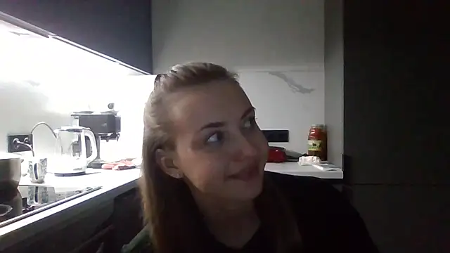 Snapshot of Sweety_Nika chatting on 09-18-25, 04:42 Sweety Nika online show from 09-18-25, 04:42
