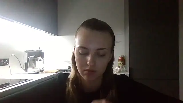 Snapshot of Sweety_Nika chatting on 09-21-25, 04:41 Sweety Nika online show from 09-21-25, 04:41