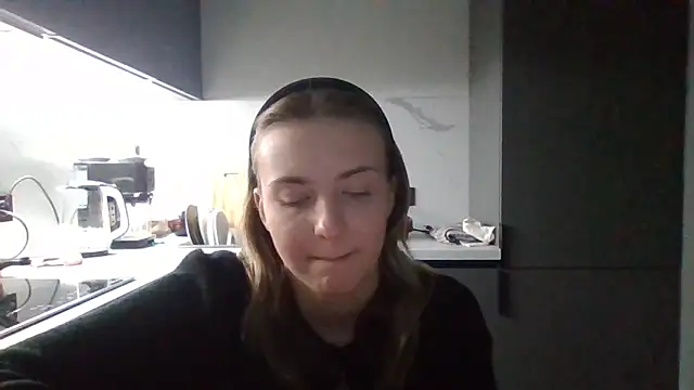 Snapshot of Sweety_Nika chatting on 09-28-25, 07:41 Sweety Nika online show from 09-28-25, 07:41