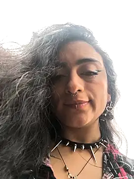 Lila Desiree online show from 04-15-26, 08:31