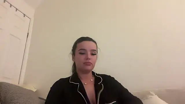 maisiesmithx online show from 02-02-25, 10:06