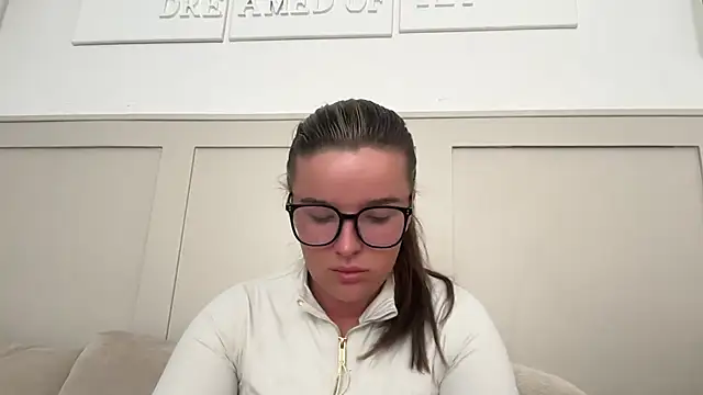 maisiesmithx online show from 09-09-25, 12:37