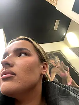 maisiesmithx online show from 10-12-25, 04:22