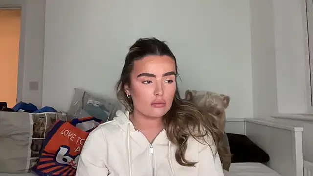 maisiesmithx online show from 04-11-26, 08:46