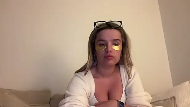 maisiesmithx online show from 04-16-26, 08:20