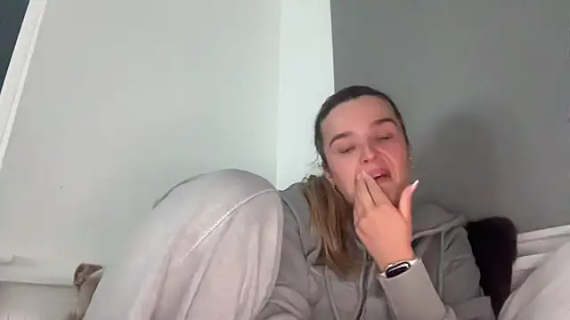 maisiesmithx online show from 04-22-26, 08:43