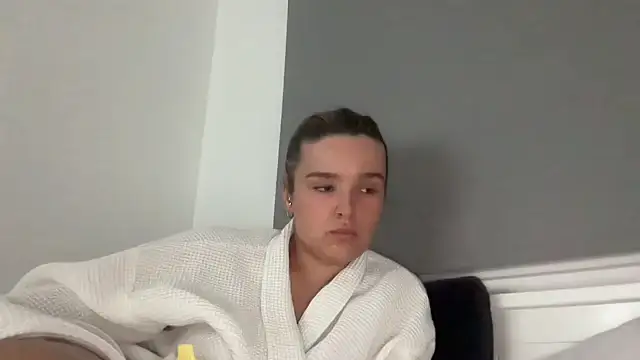 maisiesmithx online show from 04-23-26, 08:11