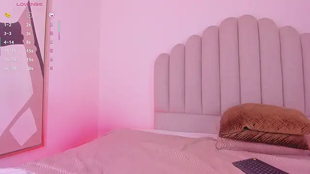 Snapshot of Nikki_Angel_ chatting on 11-08-25, 07:23 Nikki Angel online show from 11-08-25, 07:23