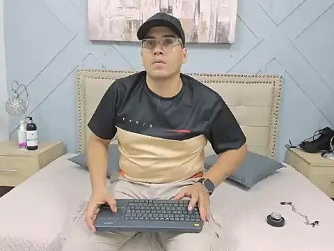 Vale n Matt online show from 09-21-25, 03:41