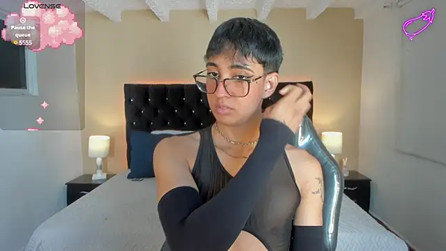 Dark hairy  online show from 03-07-25, 02:01