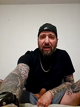 Beardedtattood online show from 03-28-26, 04:45