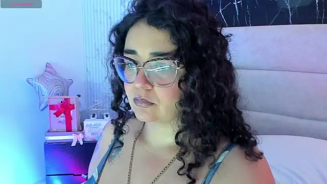 Reginavegaa online show from 05-18-26, 11:49