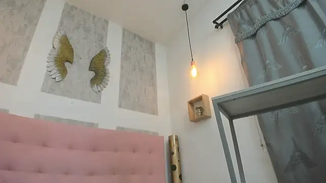 zhamira 21 online show from 12-04-25, 08:06