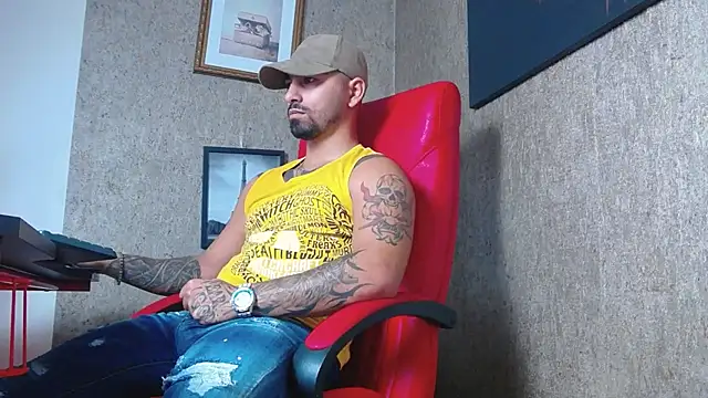 Snapshot of NigelBoydXXX chatting on 12-28-24, 09:51 NigelBoydXXX online show from 12-28-24, 09:51