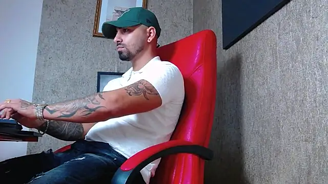 Snapshot of NigelBoydXXX chatting on 01-02-25, 08:13 NigelBoydXXX online show from 01-02-25, 08:13