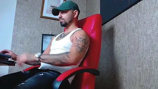 Snapshot of NigelBoydXXX chatting on 01-08-25, 05:59 NigelBoydXXX online show from 01-08-25, 05:59