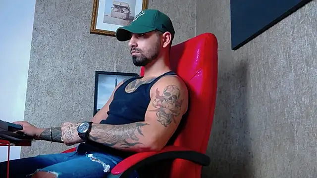 Snapshot of NigelBoydXXX chatting on 01-16-25, 06:48 NigelBoydXXX online show from 01-16-25, 06:48
