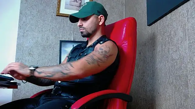 Snapshot of NigelBoydXXX chatting on 01-25-25, 06:57 NigelBoydXXX online show from 01-25-25, 06:57