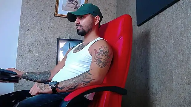Snapshot of NigelBoydXXX chatting on 02-07-25, 10:50 NigelBoydXXX online show from 02-07-25, 10:50