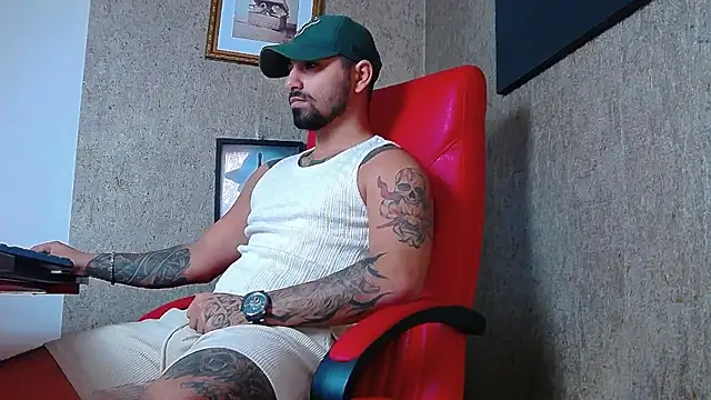 Snapshot of NigelBoydXXX chatting on 02-11-25, 07:44 NigelBoydXXX online show from 02-11-25, 07:44